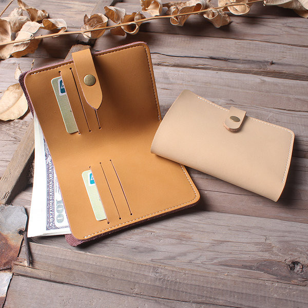 Portofel din piele cu compartiment pentru bancnote si carduri de debit