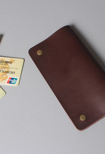 Portofel barbatesc modern din piele ecologica cu compartimente pentru bancnote si carduri