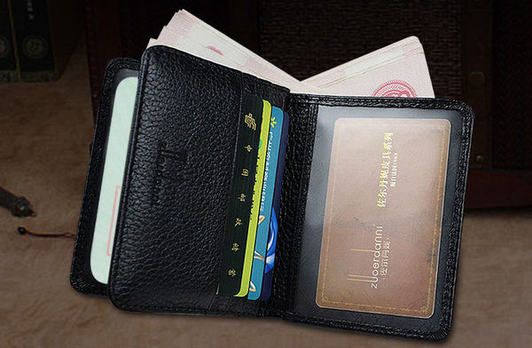 Portofel din piele cu compartiment pentru bancnote