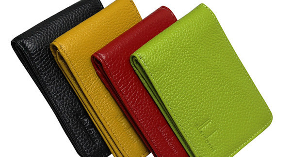 Portofel bărbătesc elegant din piele cu inscripție