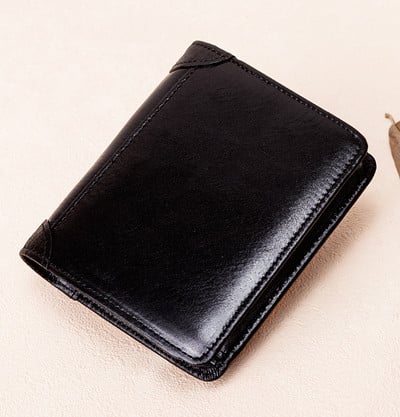 Meeste nahast rahakott lahtritega rahatähtede ja krediitkaartide jaoks