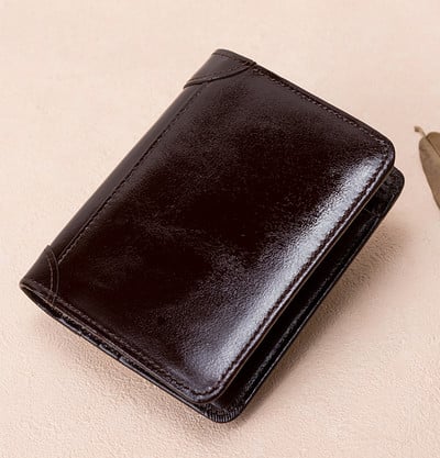 Meeste nahast rahakott lahtritega rahatähtede ja krediitkaartide jaoks