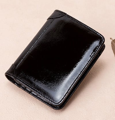 Meeste nahast rahakott lahtritega rahatähtede ja krediitkaartide jaoks