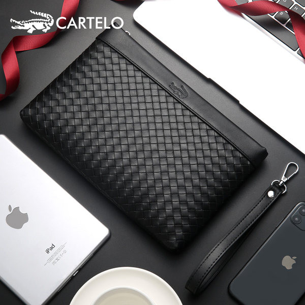 Model nou portofel barbatesc cu fermoar si maner