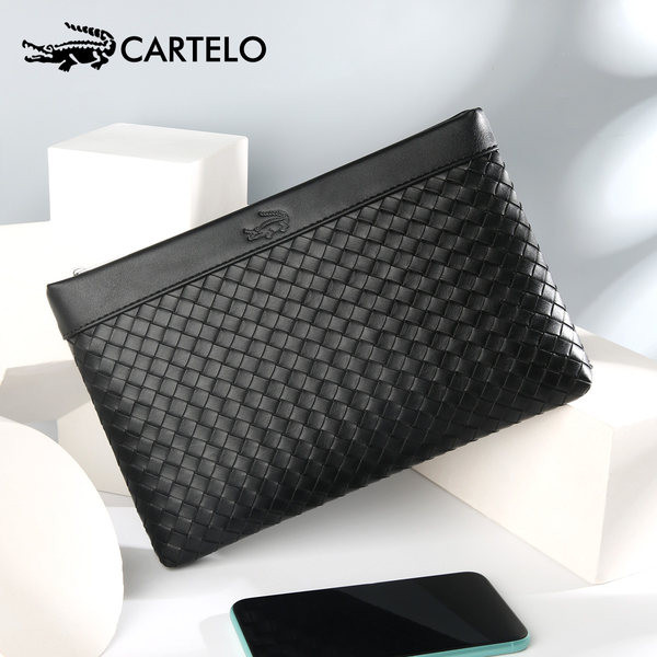 Model nou portofel barbatesc cu fermoar si maner