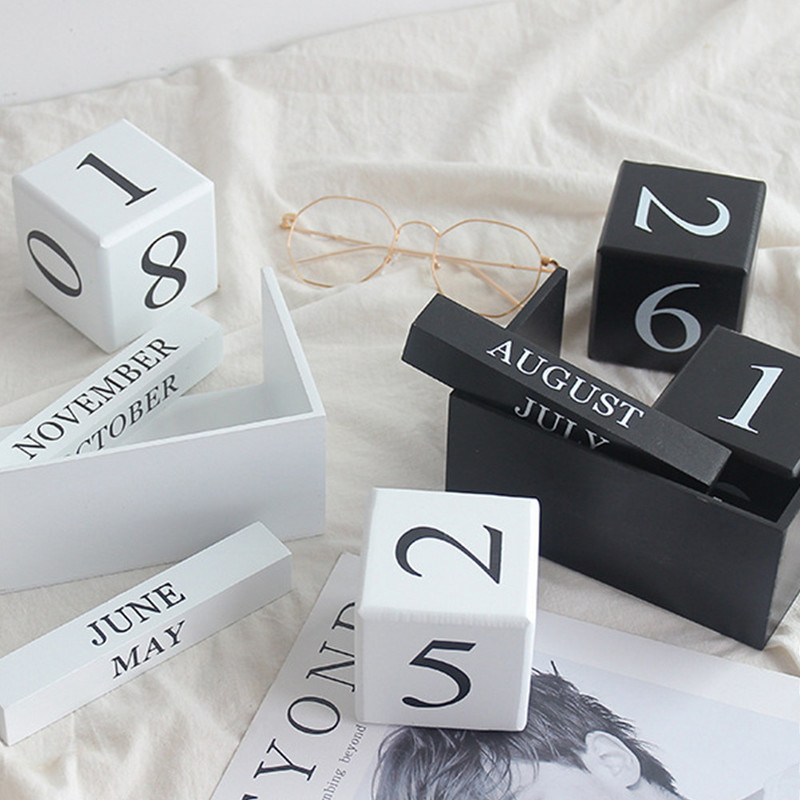 Senovinis darbastalio medinio kubo bloko kalendorius Namų biuras Svetainė Svetainė Miegamojo Stalo dekoras Fotografavimo reikmenys Namų dekoracijos