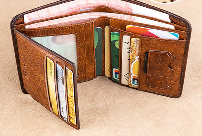 Ανδρικό πορτοφόλι με θήκη για χαρτονομίσματα και έγγραφα