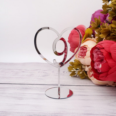 Südamekujuline 15 cm kõrgusega akrüülist peeglilaua numbrid koos hoidiku alusega hotelli pulmapeo kaunistuste jaoks