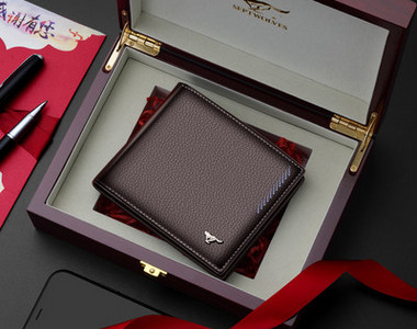 Ανδρικό πορτοφόλι από οικολογικό δέρμα, πολλά μοντέλα με επιγραφή και μεταλλικό στοιχείο