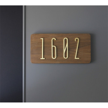 Творчески прост скандинавски месингов дигитален дом по поръчка, висяща персонализирана табела с номера на стаята