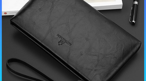 Portofel barbatesc din piele cu fermoar si maner