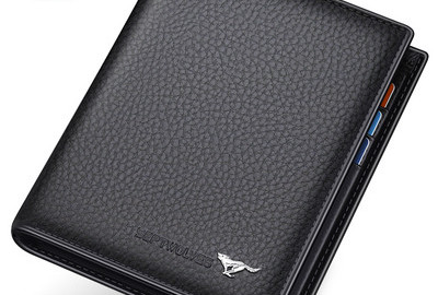 Moderan muški kožni novčanik s metalnim elementom