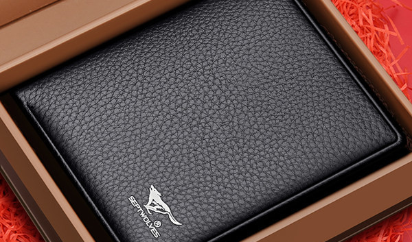 Moderan muški kožni novčanik s metalnim elementom