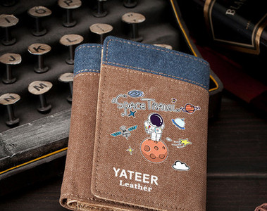 Τρέχον ανδρικό πορτοφόλι με επιγραφή και εφαρμογή