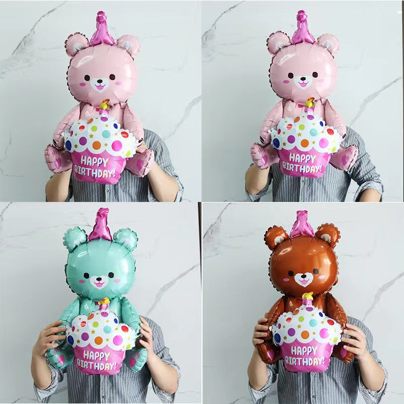Ρύθμιση διακόσμησης παιδικού πάρτι γενεθλίων παιχνίδι μπαλόνι 4D που κάθεται και κρατά τούρτα αρκουδάκι σε σχήμα καρτούν μπαλόνι από φύλλο αλουμινίου