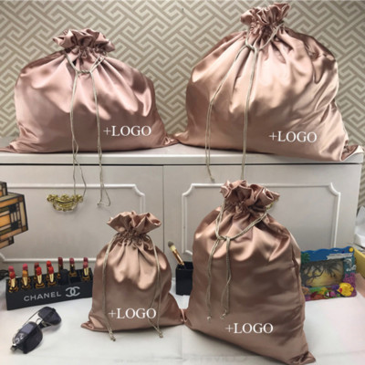 Σατέν τσάντα δώρου Μεταξωτό πουγκί με κορδόνι εκτύπωσης λογότυπο Συσκευασία Κοσμήματα Περούκα μαλλιών Καλλυντικά παπούτσια μακιγιάζ Πανί τσάντες ανθεκτικές στη σκόνη Προσαρμοσμένες