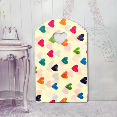 50 τμχ/παρτίδα Διάφορα μοτίβα κοσμήματα Πλαστική τσάντα σε σχήμα καρδιάς Οβάλ λαβές Μίνι τσάντα συσκευασίας δώρου Κατάστημα μικρές τσάντες αγορών