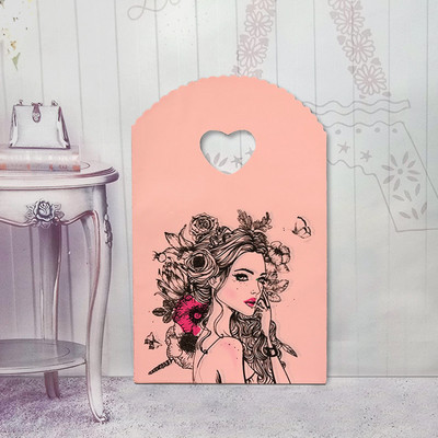 50 τμχ/παρτίδα Διάφορα μοτίβα κοσμήματα Πλαστική τσάντα σε σχήμα καρδιάς Οβάλ λαβές Μίνι τσάντα συσκευασίας δώρου Κατάστημα μικρές τσάντες αγορών