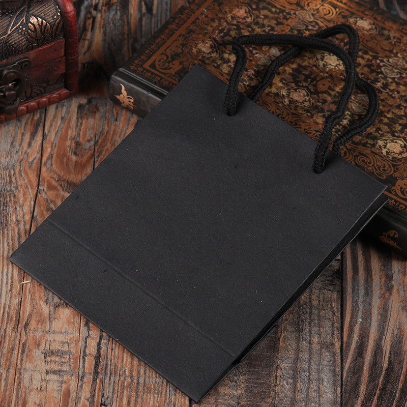 Μικρή χάρτινη τσάντα δώρου Τσάντες δώρου Kraft Mini φορητές τσάντες δώρου Τσάντες περιτυλίγματος για δώρο Μαύρη λευκή χάρτινη τσάντα Kraft