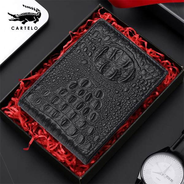 Un nou model de portofel pentru bărbați cu compartiment pentru documente și bancnote