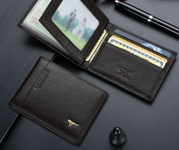 Muški moderni novčanik sa natpisom i metalnim elementom