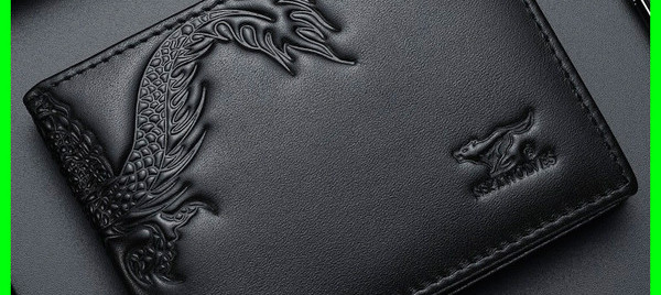 Muški moderni novčanik sa natpisom i metalnim elementom