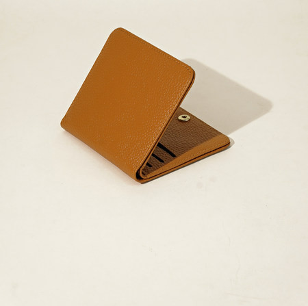 Portofel barbatesc model curat cu inchizator metalic