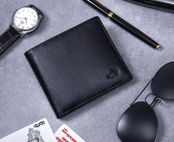 Juhuslik ökonahast rahakott krediitkaartide ja arvete hoidmiseks