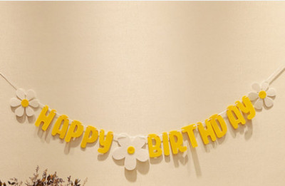 ins Baby Shower Banner nețesut Margarete La mulți ani Ghirlanda de flori albe Steagul galben