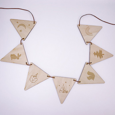 INS Põhjamaade puidust kolmnurga lipp, seinale riputatav vanik Beebi sünnipäevapeo bänner Lastetoa sisekujundus fotorekvisiidid