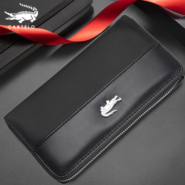 Portofel barbatesc din piele cu decor metalic