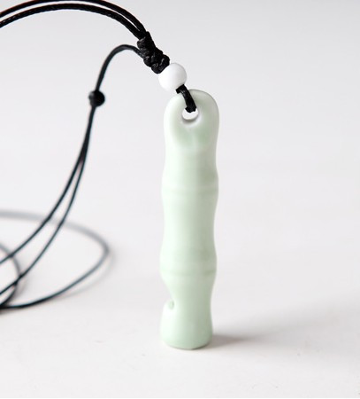 Mažas švilpukas rankomis