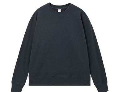 Vaba ühevärviline pikkade varrukatega ümarkaelusega pluus meestele