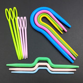 Nauji plastikiniai lenkti nerti U formos didelių akių adatų kabliukai susukami audimo virbalai „pasidaryk pats“ megztinio šaliko siuvimo įrankiai