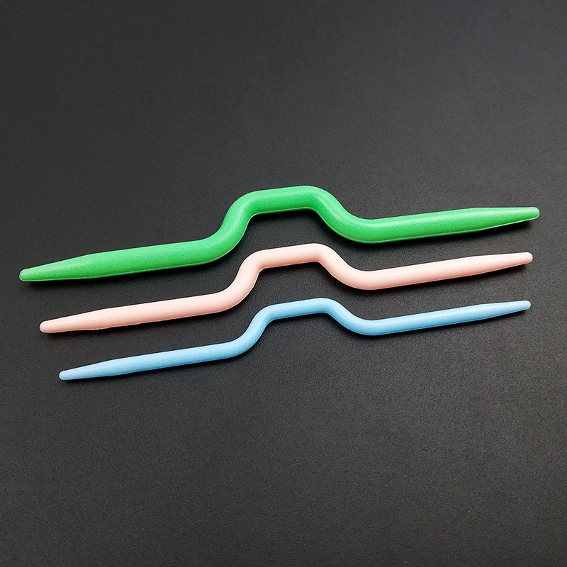 Nauji plastikiniai lenkti nerti U formos didelių akių adatų kabliukai susukami audimo virbalai „pasidaryk pats“ megztinio šaliko siuvimo įrankiai