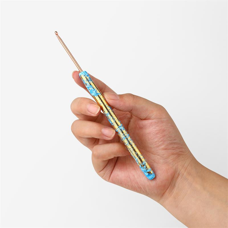 8-10 vnt spalvinga minkšta plastikinė rankena aliuminio oksido nėrimo kabliukai mezgimo adatų rinkinys nėrimo pynimui siuvimo adatų įrankis