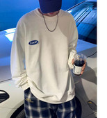 Bluză pentru bărbați cu model gratuit, cu decolteu oval și logo