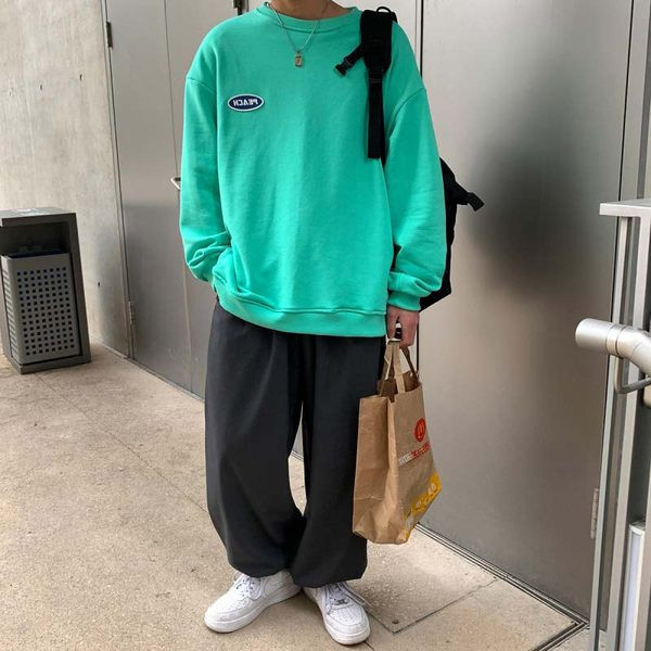 Bluză pentru bărbați cu model gratuit, cu decolteu oval și logo