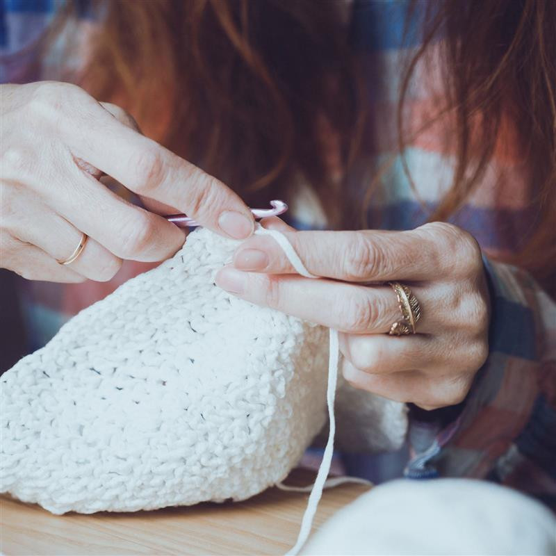 8/9tk värviline keraamiline käepide alumiiniumoksiidist heegelnõelad kudumisvardade komplekt Õmblusheegelnõelad kudumise õmblusnõelte jaoks Käsitsi valmistatud tööriist