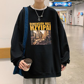 Plaša modeļa vīriešu blūze ar ovālu kakla izgriezumu un krāsainu apdruku