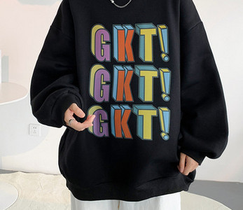 Tasuta mustriga värvilise kirjaga meeste pluus