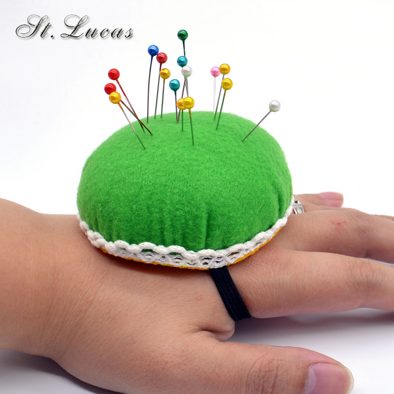 1 vnt. rutulinio pomidoro formos adatos pagalvėlė su elastiniu riešo diržu „pasidaryk pats“ rankdarbių įrankis, skirtas susiūti rankdarbiams.