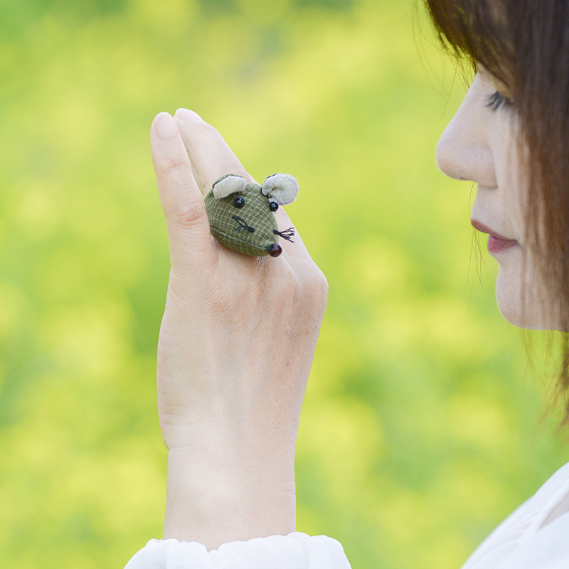 1 tk õmblusnõelanõela padi Manuaalne nõela sisestusrõngas näputöö meisterdamiseks Materjalipakk tööriista nõelahoidja õmblustarvikud