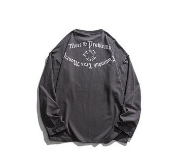 Uut mudelit pikkade varrukatega meeste pluus seljal kirjaga