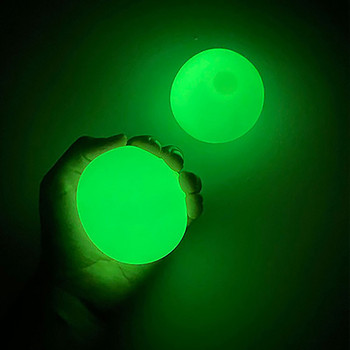 1/2/4 бр. Светеща лепкава топка за стена Party Fluorescent Glowing Stress Ball Home Decor Детски подарък Играчка за тревожност Светеща в тъмното