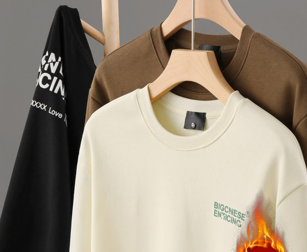 Ανδρική μπλούζα casual με εμπριμέ γράμματα