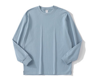 Νέο μοντέλο ανδρικής μπλούζας με οβάλ λαιμόκοψη κατάλληλη για την καθημερινότητα