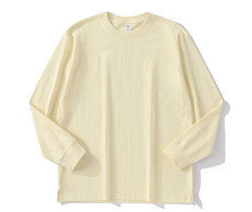 Νέο μοντέλο ανδρικής μπλούζας με οβάλ λαιμόκοψη κατάλληλη για την καθημερινότητα