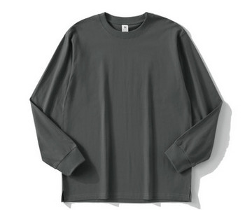 Νέο μοντέλο ανδρικής μπλούζας με οβάλ λαιμόκοψη κατάλληλη για την καθημερινότητα