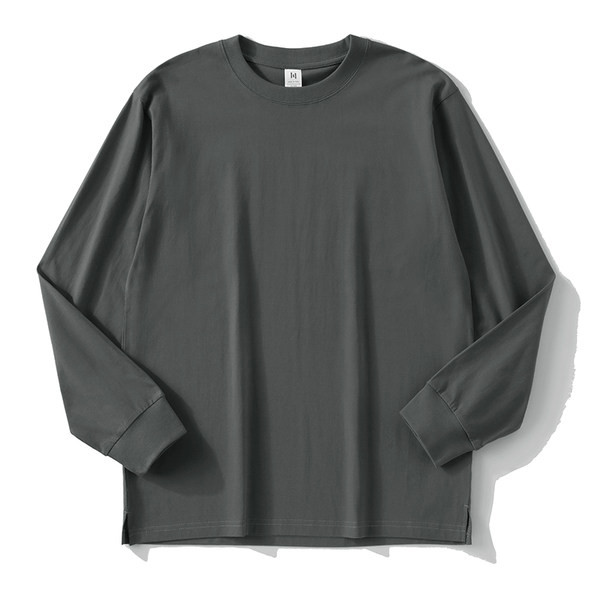 Νέο μοντέλο ανδρικής μπλούζας με οβάλ λαιμόκοψη κατάλληλη για την καθημερινότητα